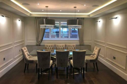 Villa Luxury 4 Bedroom Converted Barn Close To Warner Bro's
