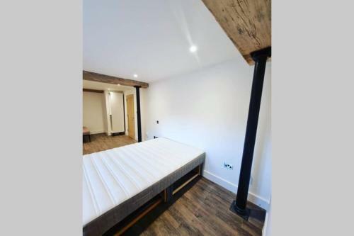 Villa Luxury 4 Bedroom Converted Barn Close To Warner Bro's