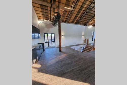 Villa Luxury 4 Bedroom Converted Barn Close To Warner Bro's