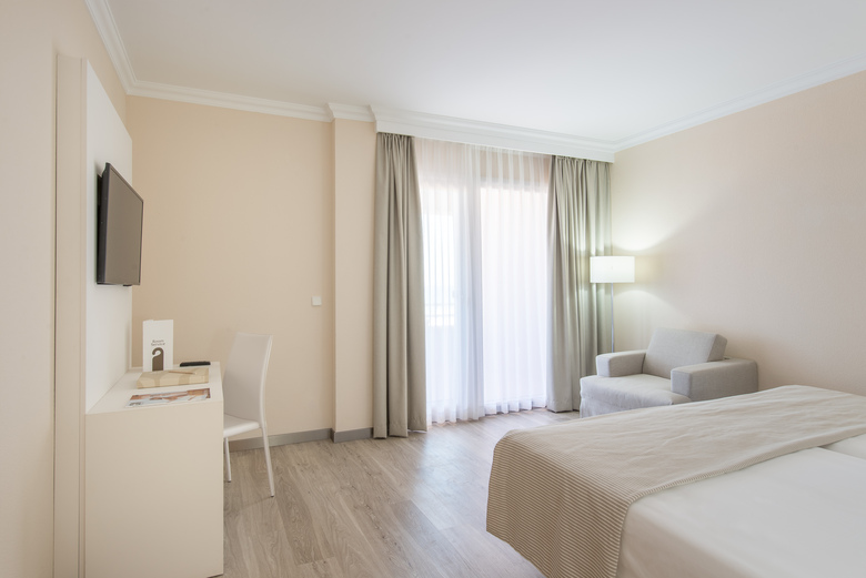 Oliva Nova Golf Beach & Golf Hotel