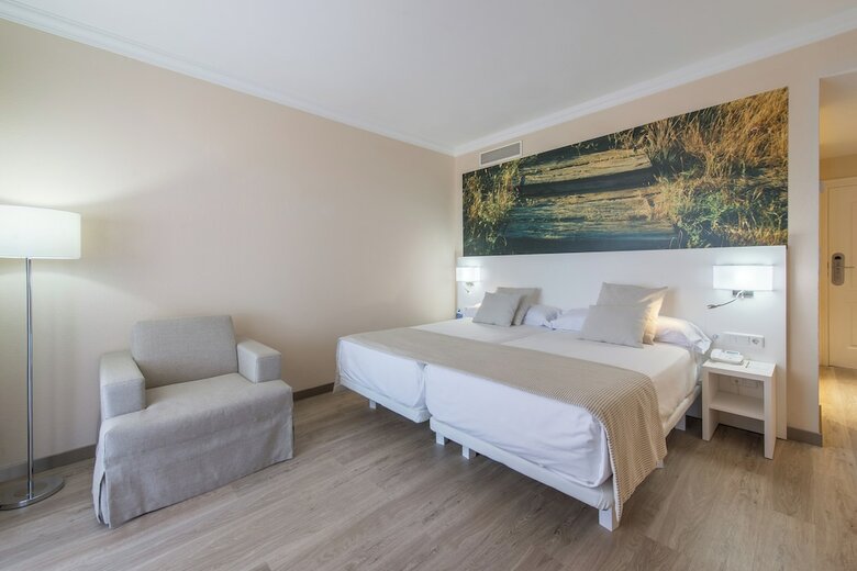 Oliva Nova Golf Beach & Golf Hotel
