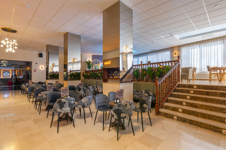 Hotel Parasol By Dorobe