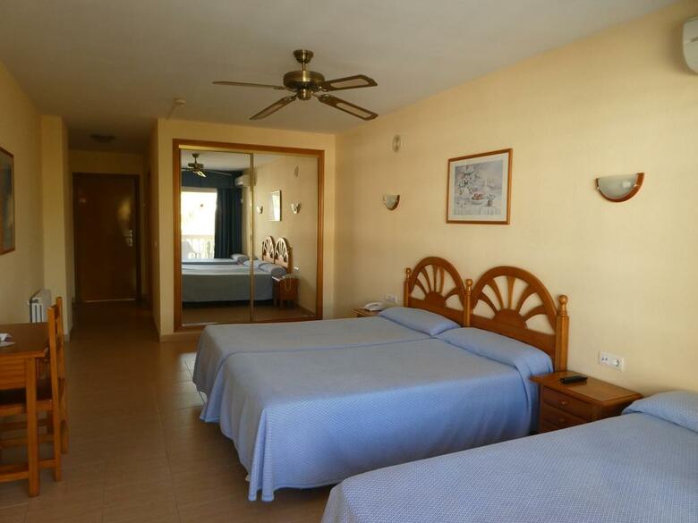 Hotel Parasol By Dorobe