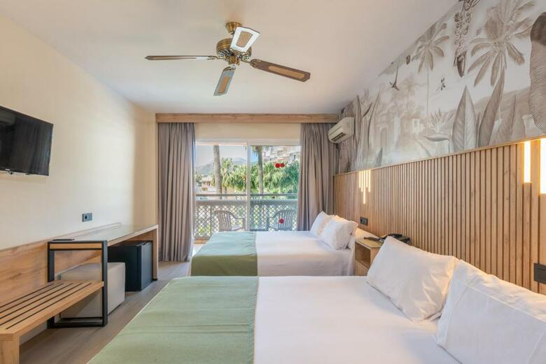 Hotel Parasol By Dorobe