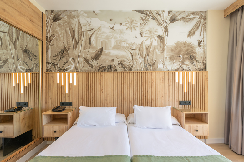 Hotel Parasol By Dorobe