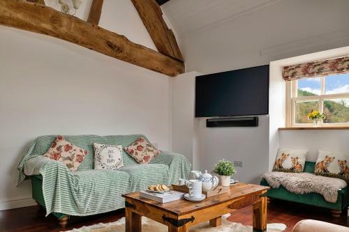 Moelis Granary - Luxury Cottage With Hot Tub