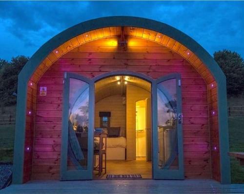 Villa Cilsane Lodges- Teilo With Hot Tub