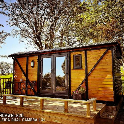 Pen-rhos Luxury Glamping "the Hare Hut"
