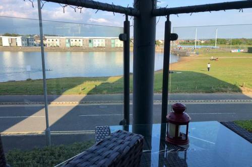 Beach Retreat - Dockside Apartment