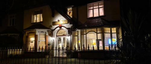 Hostal Sunnycroft Private Hotel