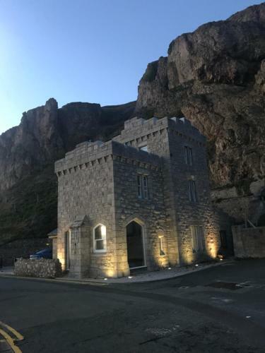 Tollgate House
