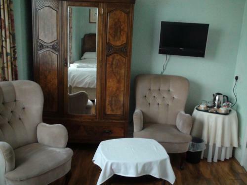 Hostal Bodeuron Guest House