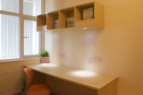 Hostal Renshaw Guest House