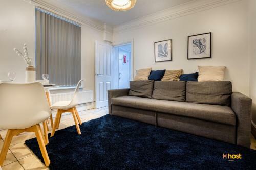 Host Liverpool - Superb Spacious House
