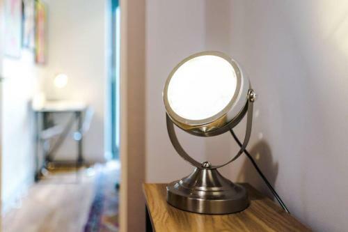 Liverpool Superb Rated Apartment With Private Parking
