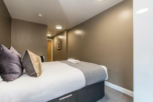Large Modern Apartment - 3 Bedrooms 3 Bathrooms - Netflix - Central