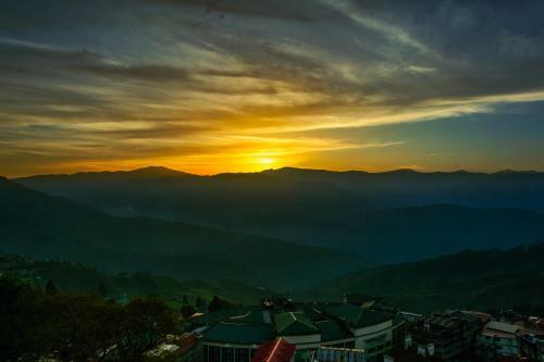 Hotel Sumi Vista T V Tower Darjeeling