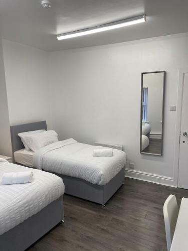 Hotel County Road Accommodation