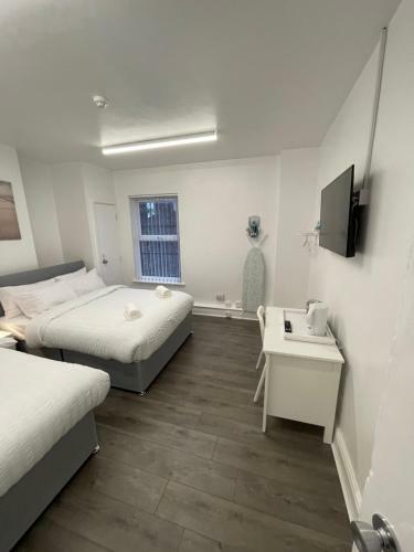 Hotel County Road Accommodation