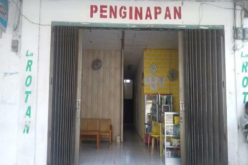 Hostal Penginapan Rotan Master