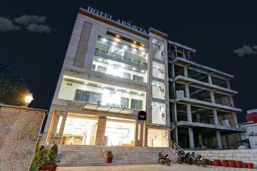 Townhouse Oak Hotel Arnavya