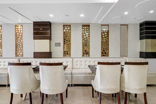 Townhouse Oak Hotel Arnavya