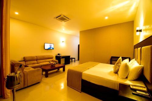 Full Moon Garden Hotel
