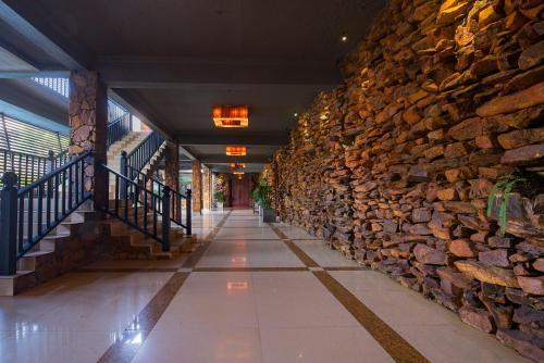 Full Moon Garden Hotel