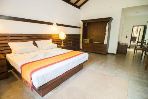 Hotel Roman Lake