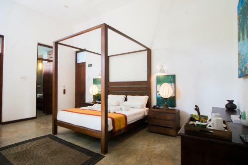 Hotel Roman Lake