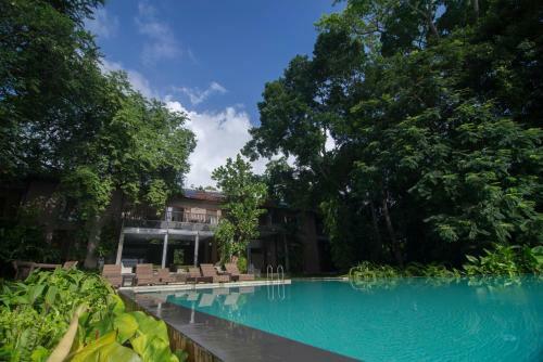 Hotel Roman Lake