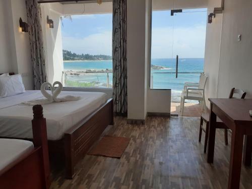 Hostal Coral Beach Hotel