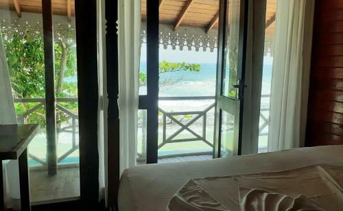 Hostal Coral Beach Hotel