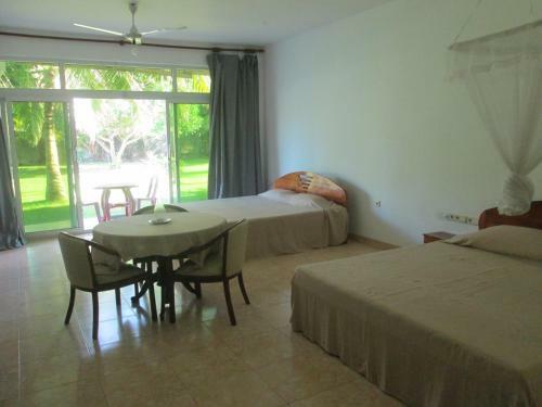 Bed & Breakfast Raja Beach Hotel