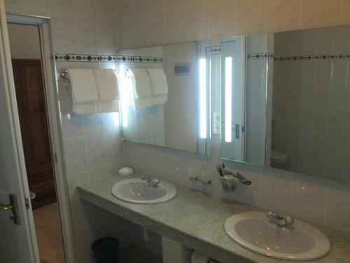 Bed & Breakfast Raja Beach Hotel