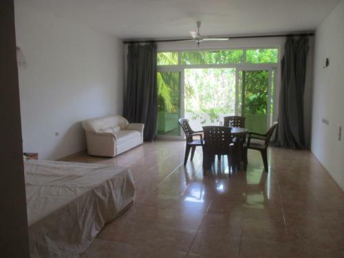 Bed & Breakfast Raja Beach Hotel