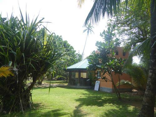 Bed & Breakfast Raja Beach Hotel