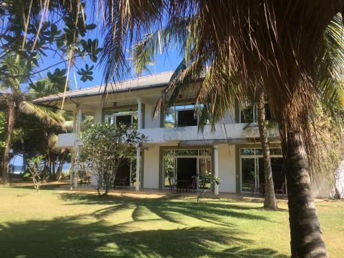 Bed & Breakfast Raja Beach Hotel