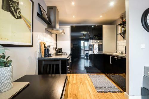 Stylish 2 Bed Apartment - Baltic Area In Central Lpool!