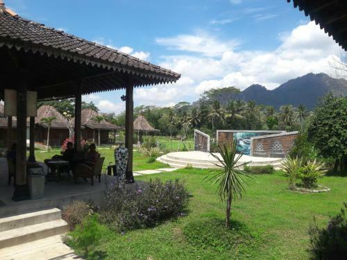 Balkondes Tanjungsari Homestay Borobudur