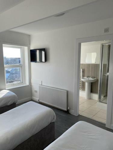 Bed & Breakfast No.6 York Villas Guest House
