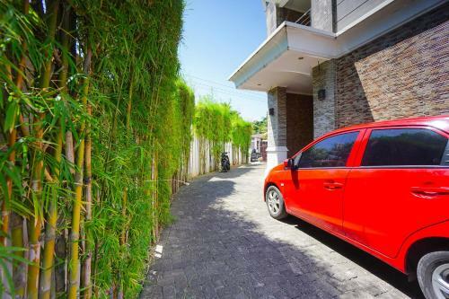 Hotel Vaccinated Staff - Oyo 1573 Mahera Guest House