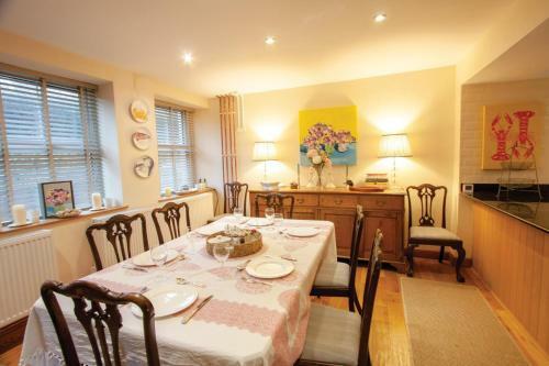 Bayview House - 4 Bedroom - Llanmadoc