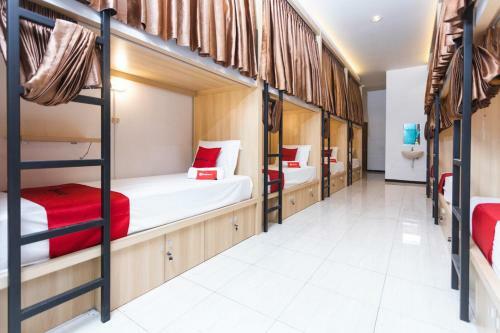 Hostal Reddoorz Hostel @ Malang City Center 2