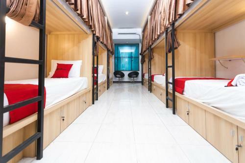 Hostal Reddoorz Hostel @ Malang City Center 2