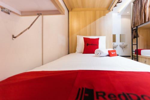 Hostal Reddoorz Hostel @ Malang City Center 2