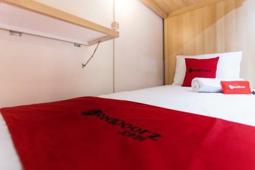 Hostal Reddoorz Hostel @ Malang City Center 2
