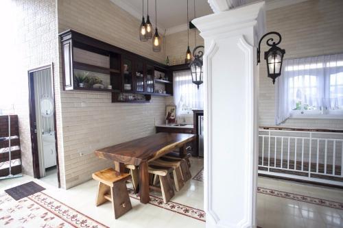 Huis Van Gustafine Floor 2