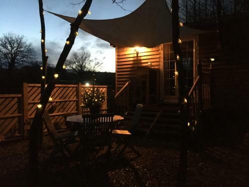 Lodge The Hut@dinnington