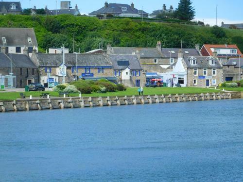 Welcomehouse Close To East Beach, Shops, Restaurants And Raf Base